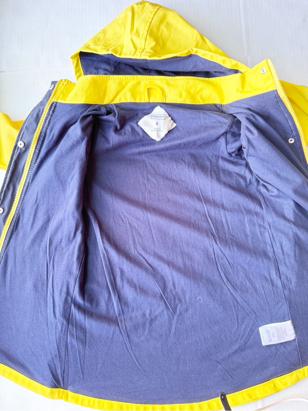 Hunter New Boys Water
Resistant Long Hooded Rain Jacket in Yellow NWT Size 8Y - Picture 9 of 14